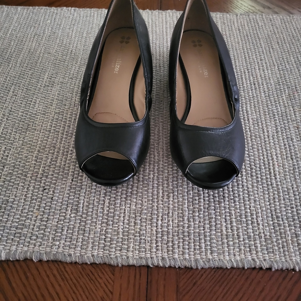 Shoes - Picture 2 of 4